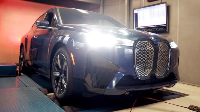 BMW EV sẽ có thể đi được lên đến 1000km chỉ cần sạc một lần trong tương lai - Ảnh 1.