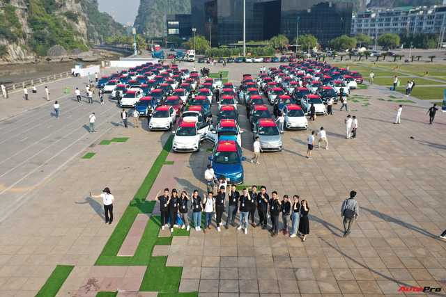 Dàn VinFast VF e34 vượt kỷ lục tại Việt Nam: 111 chiếc hình chữ V, di chuyển hơn 200 km, chinh phục điểm đầu Tổ quốc - Ảnh 4.