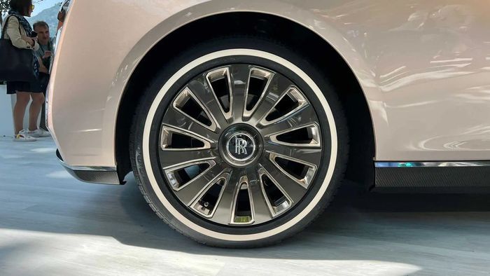 7 điểm tạo nên sự độc đáo của Rolls-Royce Boat Tail, siêu phẩm 4 bánh không giống ai - Ảnh 4.