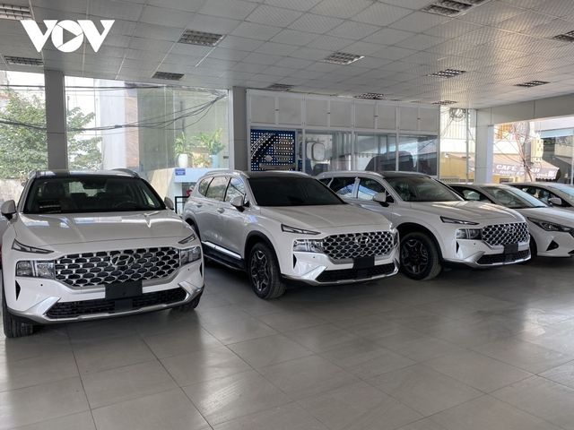 Nhiều đại lý ô tô dừng nhận đặt cọc vì khan hàng - Ảnh 2.