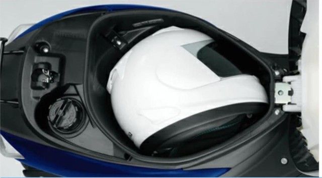 Suzuki tung ra mẫu xe tay ga đô thị mới, có thể đi được 66 km chỉ với 1 lít xăng - Ảnh 4.
