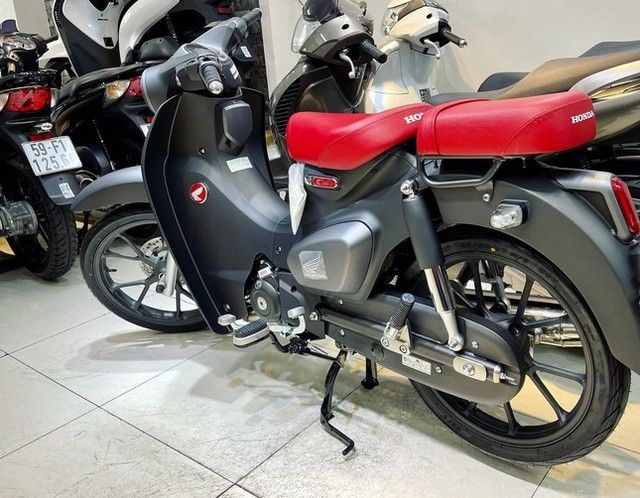 Honda Super Cub C125 màu đen nhám đang được rao bán với giá chênh lệch hơn 100 triệu đồng - Ảnh 2.