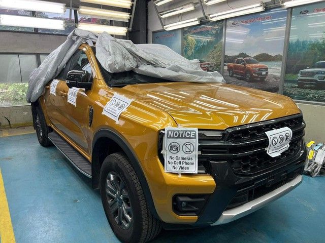 Ford Ranger Wildtrak 2022 lần đầu tiên hé lộ nội thất tại Việt Nam: Nhiều trang bị giống như xe Thái Lan, sẽ gây khó khăn cho Triton, Hilux - Ảnh 1.