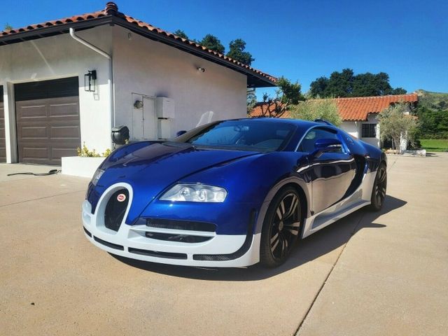 Bugatti Veyron 'bản nhái' giống thật, chỉ có giá 3,4 tỷ đồng - Ảnh 1.