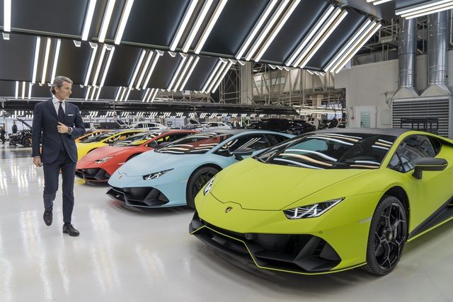 Đại gia mua hơn 4 chiếc Lamborghini Urus mỗi ngày, khiến Mercedes-AMG G 63 phải dè chừng với giá 13 tỷ đồng - Ảnh 1.