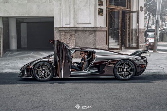 Chưa lâu sau khi mua siêu xe trị giá 200 tỷ, đại gia Hoàng Kim Khánh đã 'khớp lệnh' thêm siêu phẩm Porsche 918 Spyder đặc biệt có giá cao 'ngất ngưởng' - Ảnh 2.