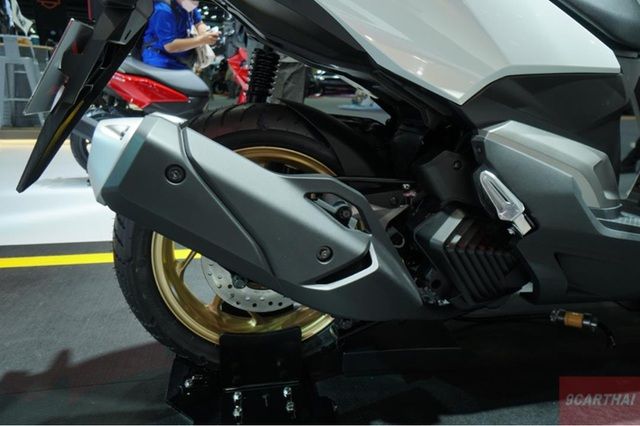 Xe máy Honda Made in Thailand mới ra mắt gây bão với loạt nâng cấp, cốp đựng đồ dung tích 18 lít - Hình 7.