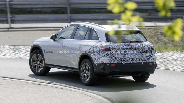 Mercedes-Benz GLC 2023 đã lộ diện rõ nét hơn: Đa điểm tương đồng với C-Class, trải nghiệm lái giống S-Class, sẵn sàng đối đầu với BMW X3