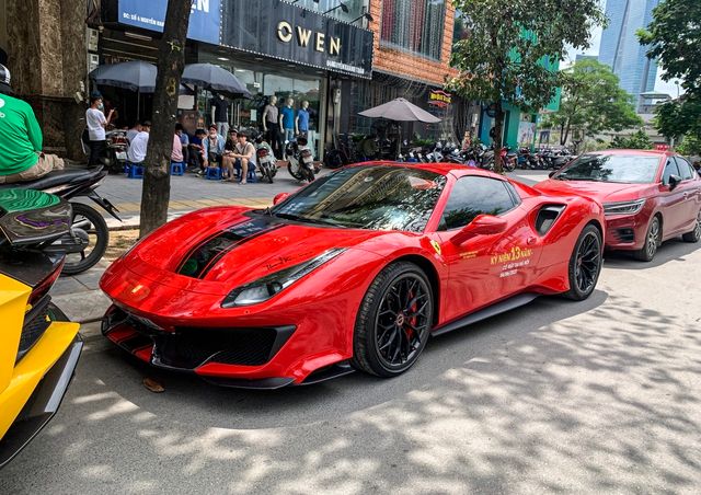 Dàn siêu xe trị giá gần 400 tỷ đồng đã về Hà Nội, Koenigsegg Regera và McLaren Senna nằm dưới bạt sẵn sàng tỏa sáng - Hình 6.