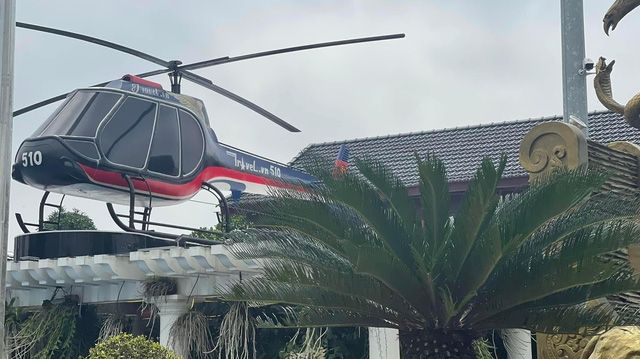Buổi tiệc kỷ niệm ngày cưới của doanh nhân Hải Dương: Dàn siêu xe trăm tỷ nối đuôi, cùng chuyên cơ và du thuyền bạc tỷ - Ảnh 11.