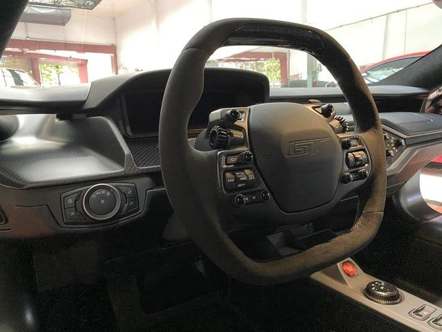 Ford GT đầu tiên tại Việt Nam đã có chủ sau hơn 1 năm trở về nước, sẵn sàng tham gia hành trình siêu xe của ông 'vua cà phê'.