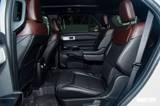Phiên bản Ford Explorer Platinum hiếm có đã có mặt tại Việt Nam, với nhiều trang bị hơn so với phiên bản chính thức, có giá khoảng 4 tỷ đồng - Ảnh 13.