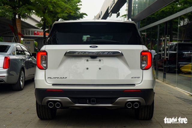 Phiên bản Ford Explorer Platinum hiếm có đã đặt chân đến Việt Nam, với nhiều trang bị vượt trội hơn so với phiên bản chính hãng, có giá khoảng 4 tỷ đồng - Ảnh 3.
