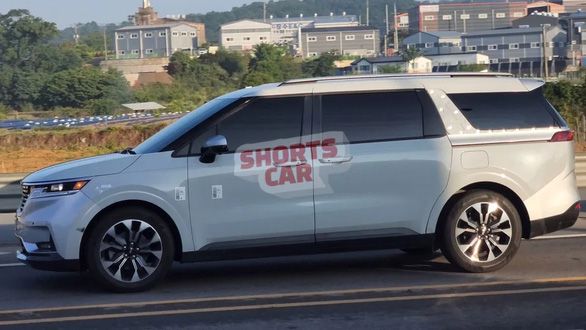 Xe Kia Carnival mới sẽ có phiên bản hybrid, giúp tiết kiệm nhiên liệu và không tốn xăng - Ảnh 3.