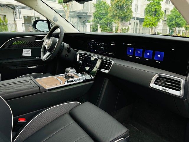 Lô xe Hongqi E-HS9 6 chỗ và 7 chỗ đầu tiên về Việt Nam: Xe SUV chạy điện, có giá từ 2,968 tỷ đồng, ngang hàng với Mercedes GLS và BMW X7 - Ảnh 9.