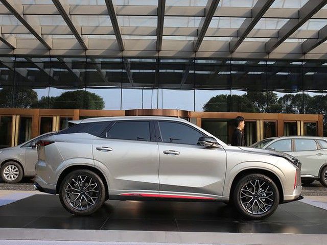SUV Trung Quốc có thiết kế độc đáo, trang bị công nghệ tiên tiến và nội thất ba màn hình - Ảnh 3.