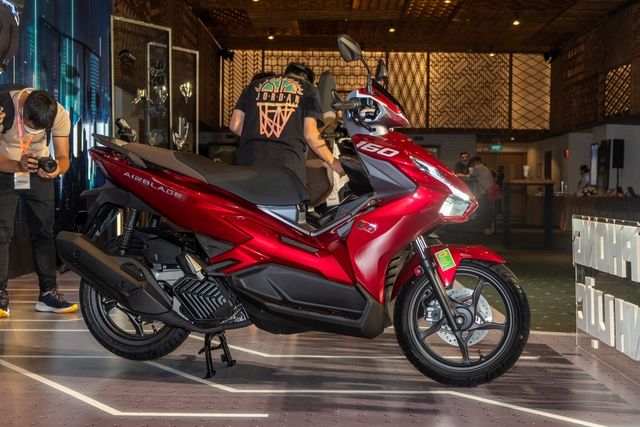 Honda Air Blade 2023 ra mắt tại Việt Nam: Sở hữu động cơ 160cc, cập nhật thêm các tính năng tiện ích, tạo áp lực mới cho đối thủ Yamaha NVX - Hình 2
