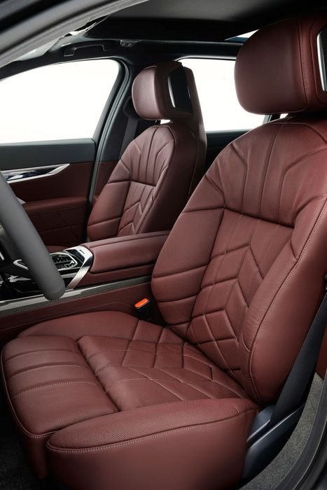 BMW 7-Series 2023 ra mắt: Sự thay đổi bất ngờ từ bên trong ra bên ngoài, gây áp lực lớn cho Mercedes-Benz S-Class - Ảnh 9.