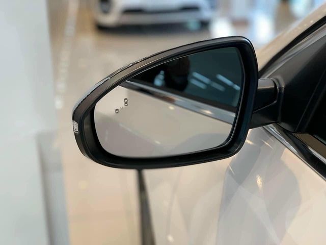 Kia K3 GT có giá 759 triệu đồng đã về đại lý: Đuôi xe mang vẻ hầm hố như xe đua, ghế thể thao, công suất mạnh hơn 200 mã lực, và hộp số mới - Hình 5.