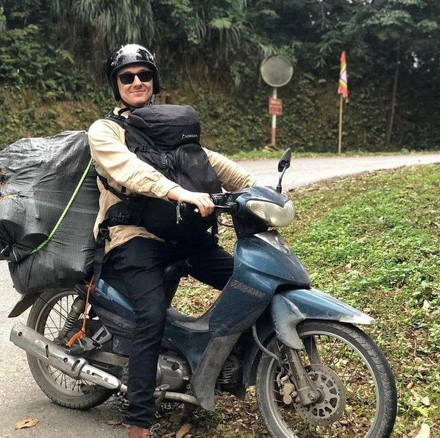 Anh Tây balo và kỷ niệm đêm lụt ở Hà Nội: Phải chi 1,5 triệu để sửa xe, đi bộ gần một tiếng mới về nhà - Ảnh 5.