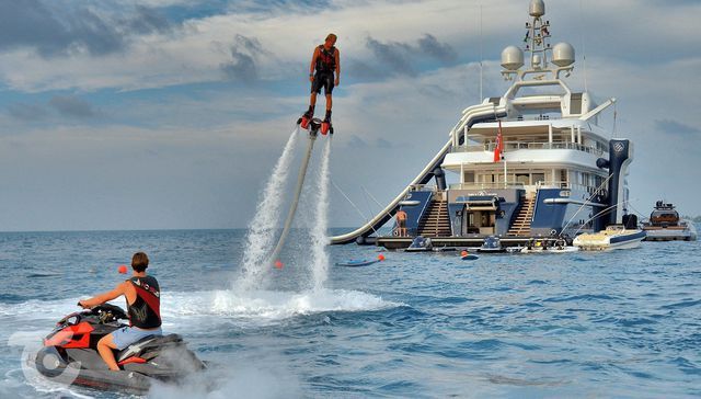 Bên trong con tàu siêu sang trọng trị giá 46 triệu USD mà Tom Cruise đã thuê để thư giãn trong thời gian dài. (Ảnh 10)