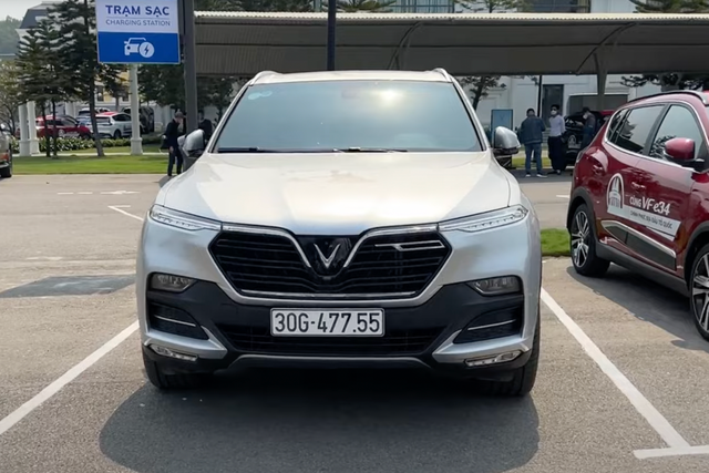 Tyler Ngo, người mê máy xăng và siêu xe, chia sẻ suy nghĩ về VinFast Lux SA2.0: Mạnh mẽ như sư tử, chiếc xe này sẽ có giá trị - Ảnh 1.