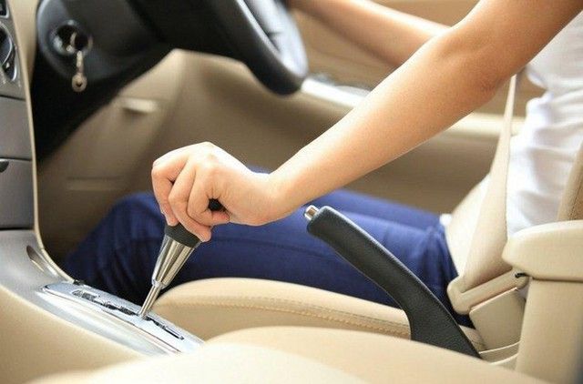 Những thói quen tồi tệ khiến xe ô tô nhanh hỏng - Ảnh 5.