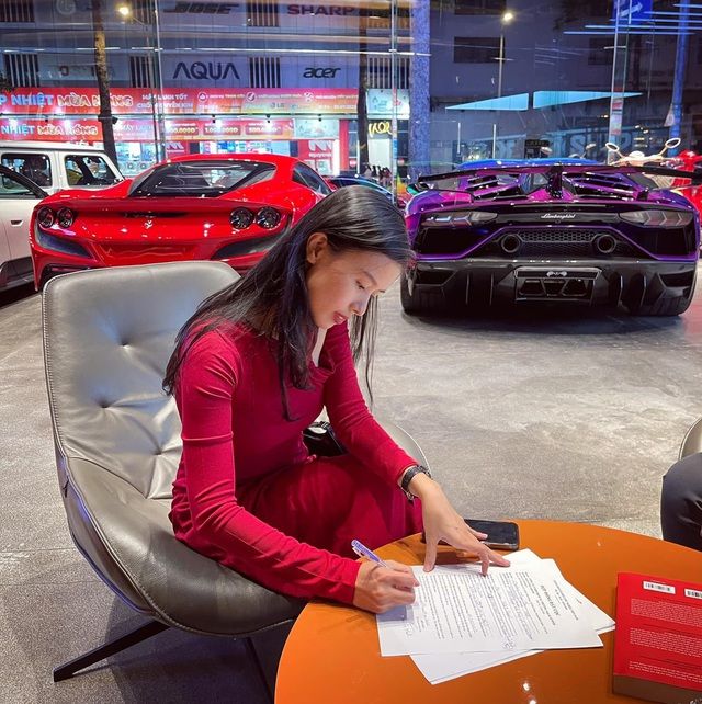 Hoa hậu doanh nhân Trương Thu vừa sắm chiếc McLaren 720S mới, đồng thời tiết lộ mục tiêu lớn trong kinh doanh của mình trong tương lai.