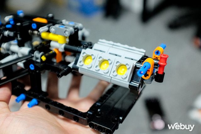 Lần đầu tiên chơi LEGO với 1432 mảnh: Mất 10 tiếng mới hoàn thành, tạo ra một mô hình xe đua F1 McLaren chi tiết từng phần - Ảnh 12.