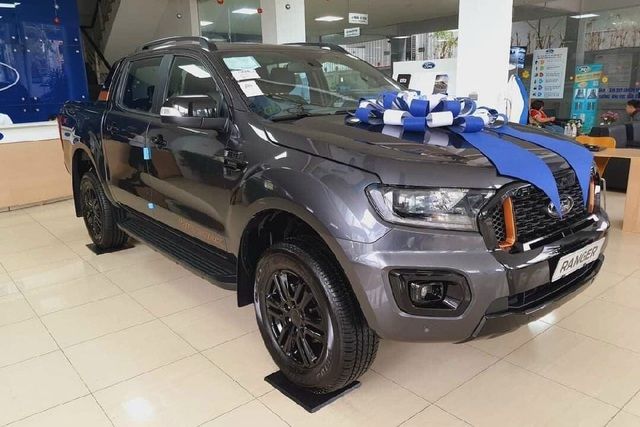 Chỉ mới chạy vài chục kilomet, một chiếc Ford Ranger mang biển số san bằng tất cả đã được bán với giá hơn 2 tỷ đồng - Ảnh 2