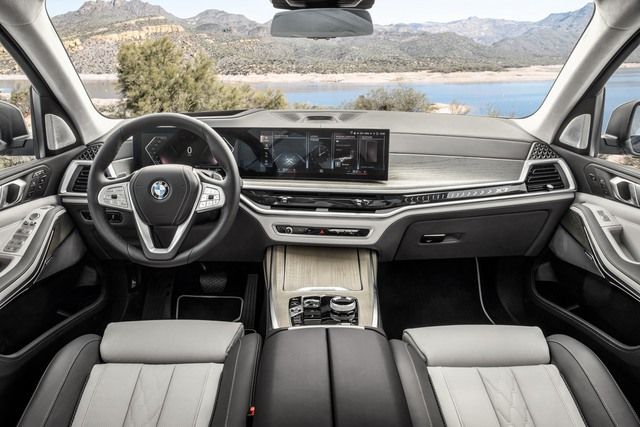 BMW X7 2023 ra mắt: Sau lưới tản nhiệt 'khổng lồ' là cụm đèn gây tranh cãi, màn hình cong siêu lớn và bỏ cần số truyền thống - Ảnh 8.