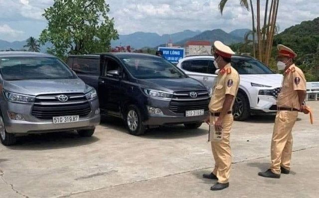 Hai Toyota Innova đỗ cùng biển số tại Bình Thuận - Ảnh 1.