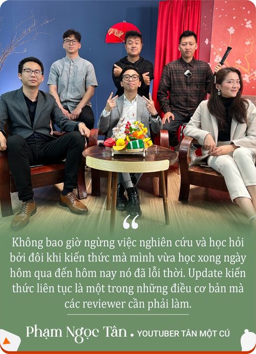 Để nói về thành công, mình chưa dám nhận, bởi vì có rất nhiều người giỏi hơn mình. May mắn là qua nhiều năm làm review, mình đã luyện tập được cách trình bày vấn đề một cách dễ hiểu hơn. Đây có lẽ là một lợi thế của bản thân mình, trông mặt hơi ‘nhố nhăng’ nên người ta xem sẽ dễ hiểu hơn.