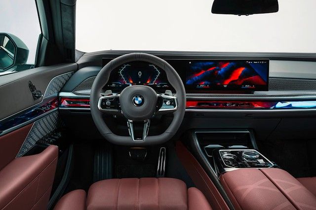 BMW i5 thừa hưởng những đặc điểm nổi bật từ phiên bản i7 với nội thất giống nhau như hai giọt nước, và thiết kế cá nhân hóa mà không cần sử dụng lưới tản nhiệt khổng lồ - Ảnh 3.