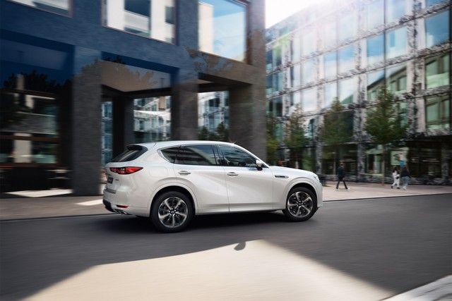 Mazda CX-60 ra mắt với thông số ấn tượng: Động cơ 251 mã lực, hộp số 8 cấp, có cả máy xăng và dầu, đe dọa thị trường Hyundai Santa Fe nếu xuất hiện tại Việt Nam - Ảnh 4.