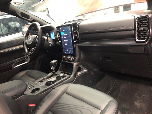 Thông báo giá dự kiến của Ford Everest 2023 tại Việt Nam: Từ 1,075 tỷ đồng, 4 phiên bản, tạo áp lực cho Fortuner và Santa Fe - Ảnh 5.