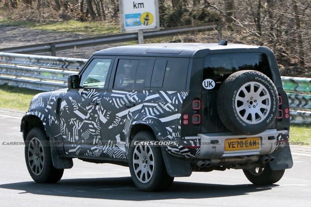 Land Rover Defender V8 xuất hiện: đối thủ mạnh mẽ của Mercedes AMG G 63 - Ảnh 3