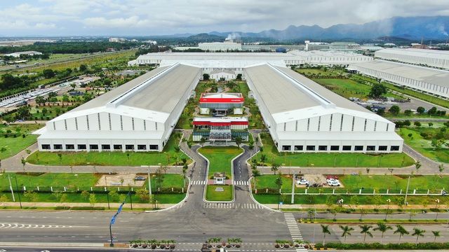 THACO đặt kế hoạch ra mắt xe buýt Mercedes-Benz: Sản xuất tại Chu Lai, có thể trở thành 'đại lý hàng đầu trong lĩnh vực xe thương mại' - Ảnh 1.