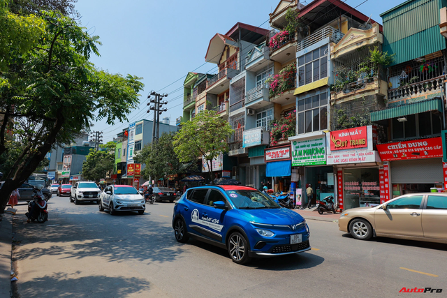 Dàn VinFast VF e34 chinh phục kỷ lục tại Việt Nam: 111 chiếc tạo hình chữ V, di chuyển gần 200 km, đầu tiên tại đất nước - Ảnh 9.