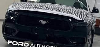 Ford Mustang 2023 lần đầu tiên tiết lộ diện mạo hoàn toàn: Mũi to và hệ thống đèn LED theo xu hướng hiện nay - Ảnh 3.