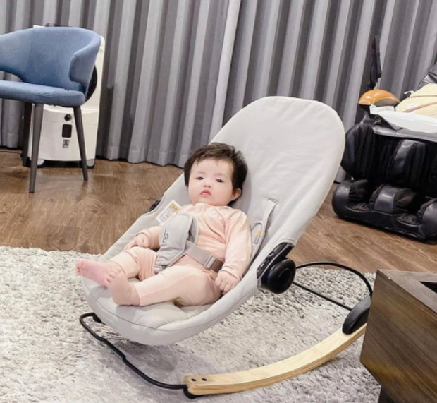 Các đại gia Việt mua đồ cho con: Cường Đô La mua Bentley cho con gái, thiếu gia Phan Thành dắt con đi bằng xe đẩy 60 triệu VNĐ - Ảnh 7.