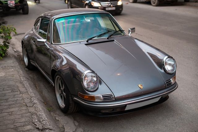 Porsche 911 đời 964 được độ hoài cổ đầu tiên tại Việt Nam - Sự thú vị của việc độ xe trong nước - Ảnh 7.