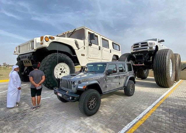 'Quái vật ăn xăng' Hummer H1 kích thước gấp ba lần xe thông thường: Vẫn có thể đứng thẳng khi bước vào, không gian bên trong rộng như một ngôi nhà - Ảnh 5.