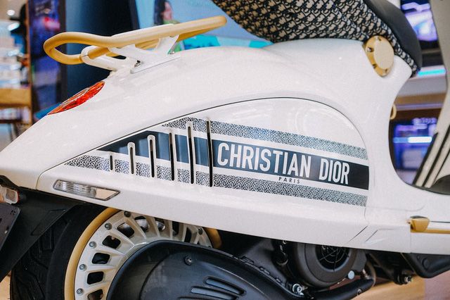 CEO công nghệ và chuyến hành trình săn lùng chiếc Vespa Christian Dior nóng bỏng nhất trên mạng để tặng cho vợ - Ảnh 4.