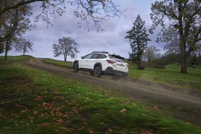 Subaru Outback vừa có bản nâng cấp toàn cầu sau 6 tháng ra mắt tại Việt Nam: Bổ sung công nghệ và nhiều... ốp nhựa mới quanh xe - Ảnh 2.
