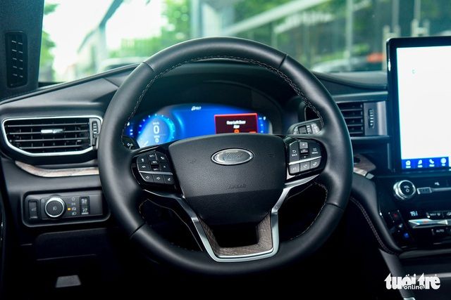 Phiên bản Ford Explorer Platinum hiếm có đã có mặt tại Việt Nam, với nhiều trang bị hơn so với phiên bản chính thức, có giá khoảng 4 tỷ đồng - Ảnh 9.