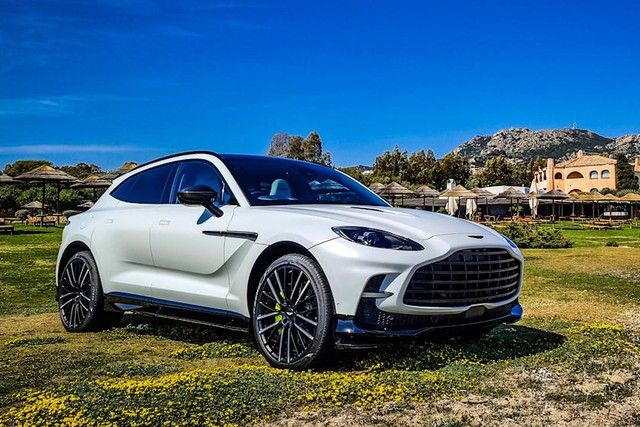 Tổng hợp 9 dòng SUV nhanh nhất trước khi SUV Ferrari ra mắt - Ảnh 9.