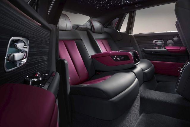Ra mắt Rolls-Royce Phantom 2023: Hệ thống tản nhiệt phát sáng, nhiều lựa chọn mới cho giới siêu giàu - Hình 8.