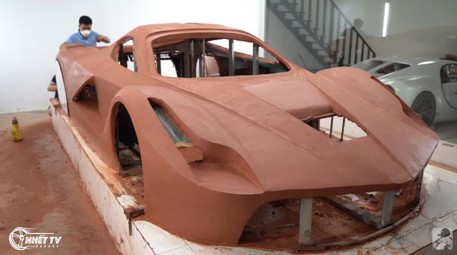 Nhóm bạn trẻ ở Quảng Ninh đã tự chế thành công phiên bản Ferrari LaFerrari, cùng với Pagani Huayra, từ một chiếc xe ô tô hỏng - Ảnh 5.