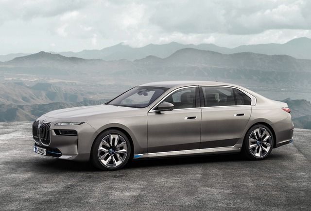 BMW i7 hoàn toàn mới với nhiều công nghệ tiên tiến, không có đối thủ, sẵn sàng cạnh tranh với Mercedes-Benz EQS chuẩn bị ra mắt tại Việt Nam - Ảnh 2.
